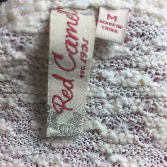 Cream & Lace Hi Low Top w/Batwing Sleeves - Picture 7 of 7